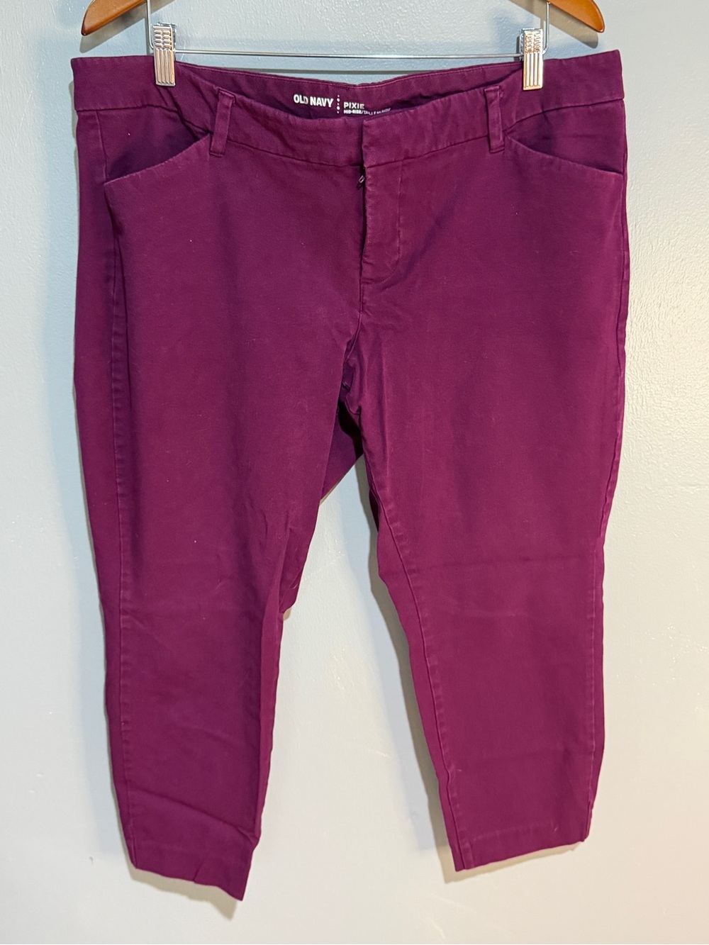OLD NAVY Plum Cropped Stretch Jeans 20R